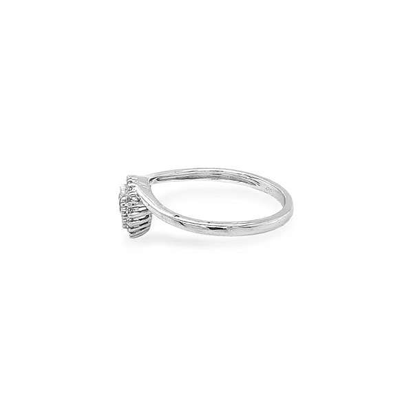 Nhẫn vàng hình trái tim đính đá zircon