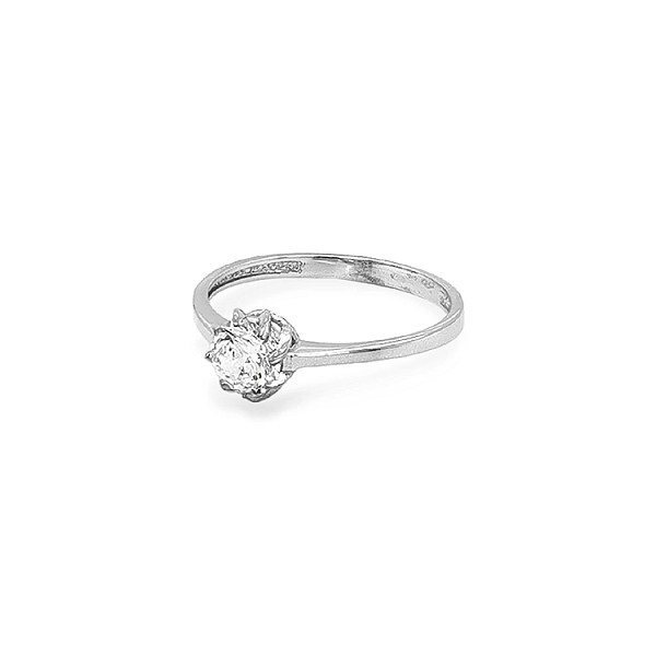 Nhẫn đính hôn bằng vàng với đá zircon