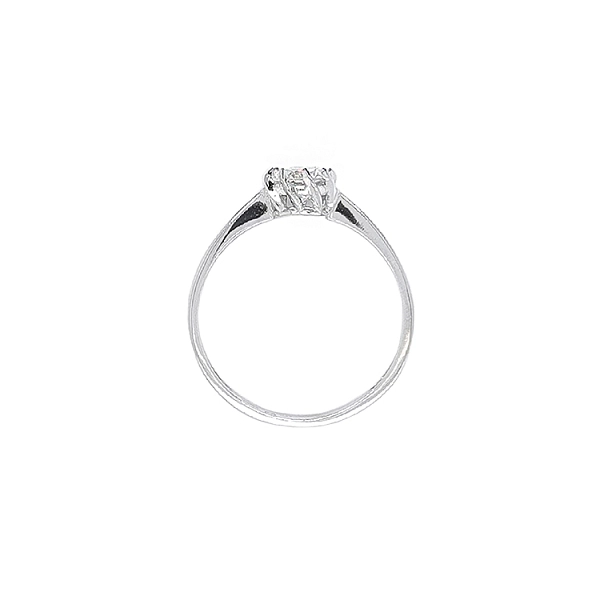 Nhẫn đính hôn bằng vàng với đá zircon