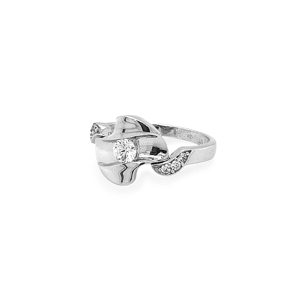 Nhẫn vàng đính đá zircon