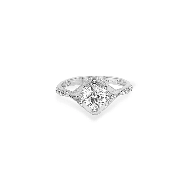 Nhẫn đính hôn bằng vàng với đá zircon