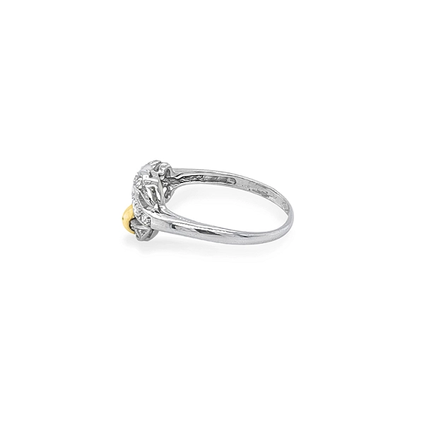 Nhẫn vàng đính đá zircon