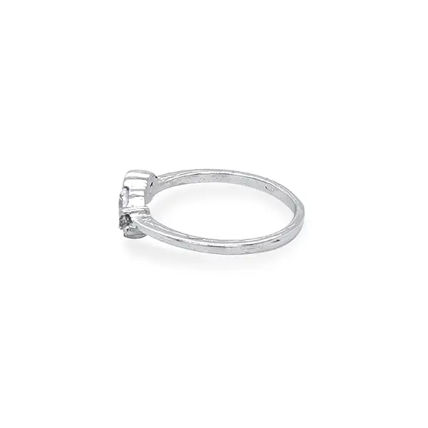 Nhẫn vàng đính đá zircon