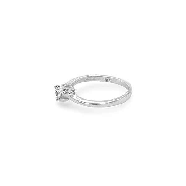 Nhẫn vàng đính đá zircon
