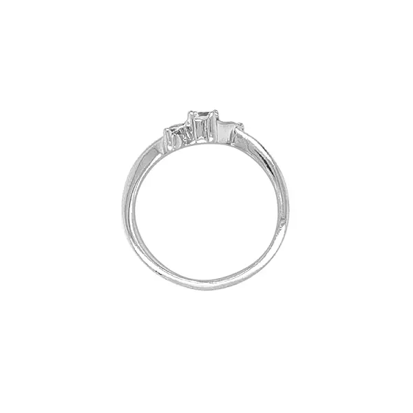 Nhẫn vàng đính đá zircon