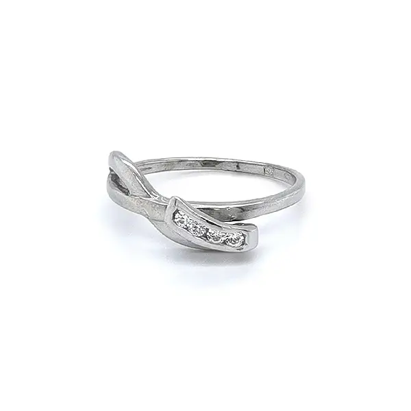 Nhẫn vàng trắng đính đá zircon trắng