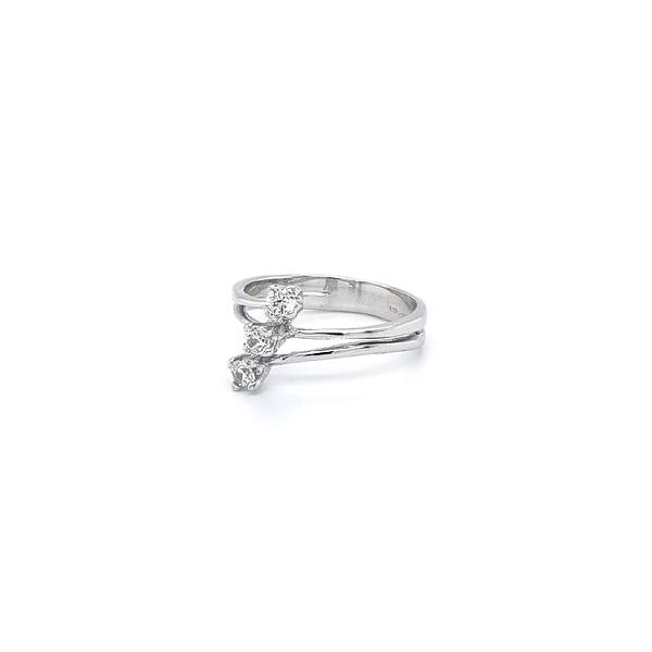 Nhẫn vàng trắng đính đá zircon trắng
