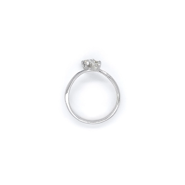 Nhẫn vàng trắng đính đá zircon trắng