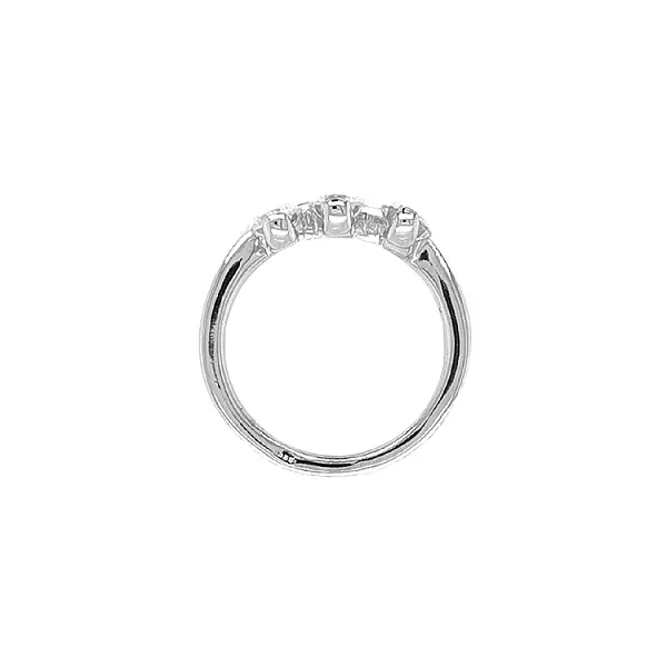 Nhẫn vàng đính đá zircon