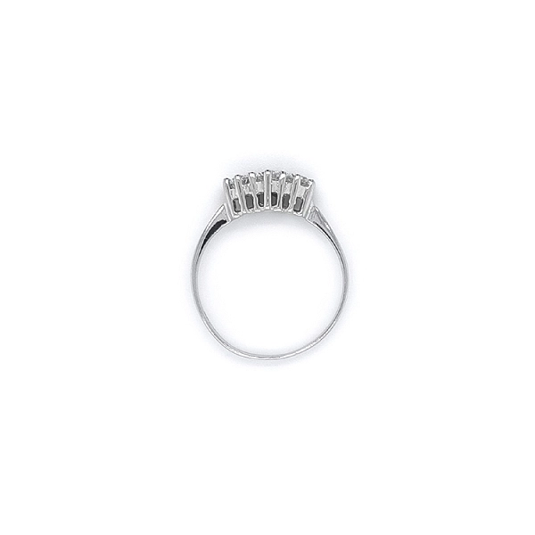 Nhẫn vàng trắng đính đá zircon trắng