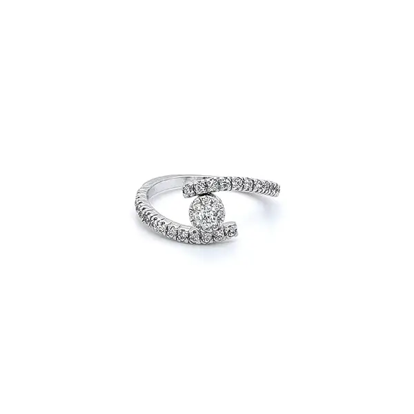Nhẫn vàng trắng đính đá zircon trắng
