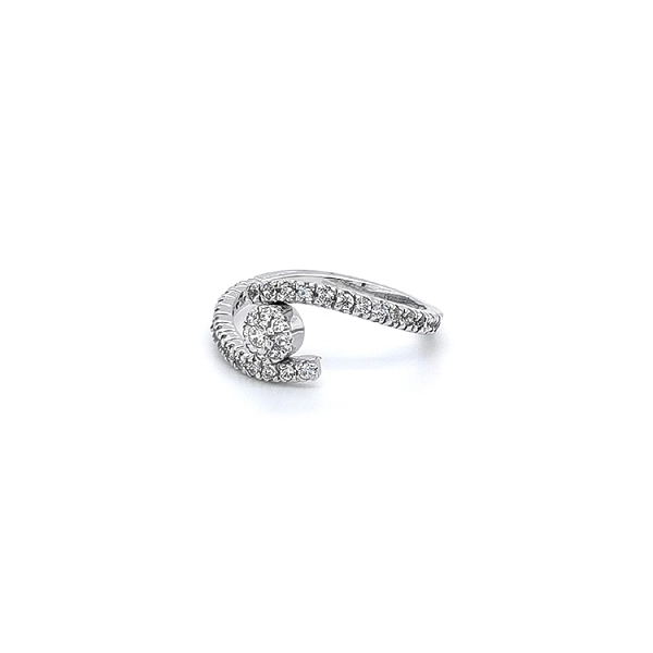Nhẫn vàng trắng đính đá zircon trắng