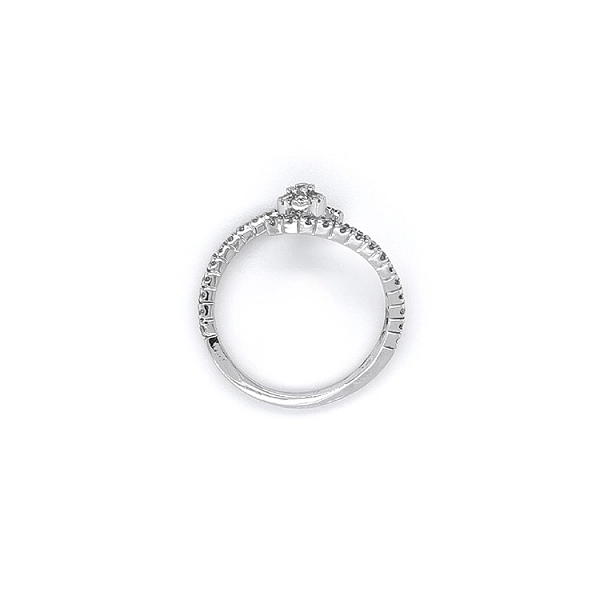 Nhẫn vàng trắng đính đá zircon trắng