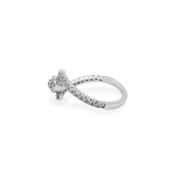 Nhẫn vàng đính đá zircon
