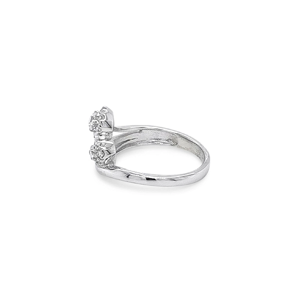 Nhẫn vàng đính đá zircon