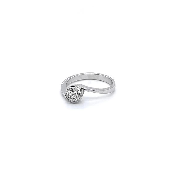 Nhẫn vàng trắng đính đá zircon trắng