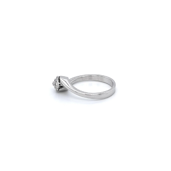Nhẫn vàng trắng đính đá zircon trắng