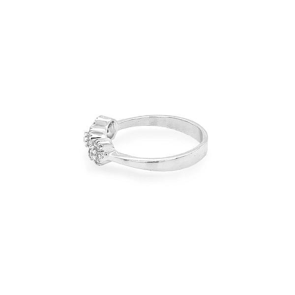 Nhẫn vàng đính đá zircon