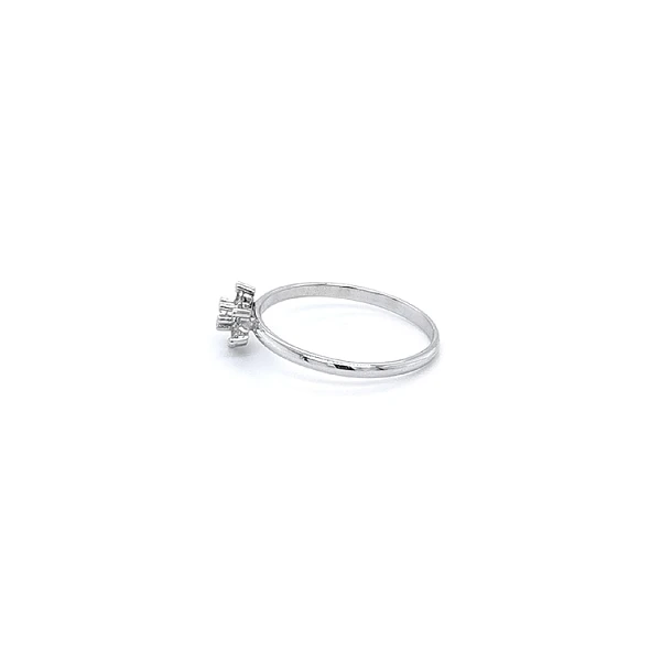 Nhẫn vàng trắng đính đá zircon trắng