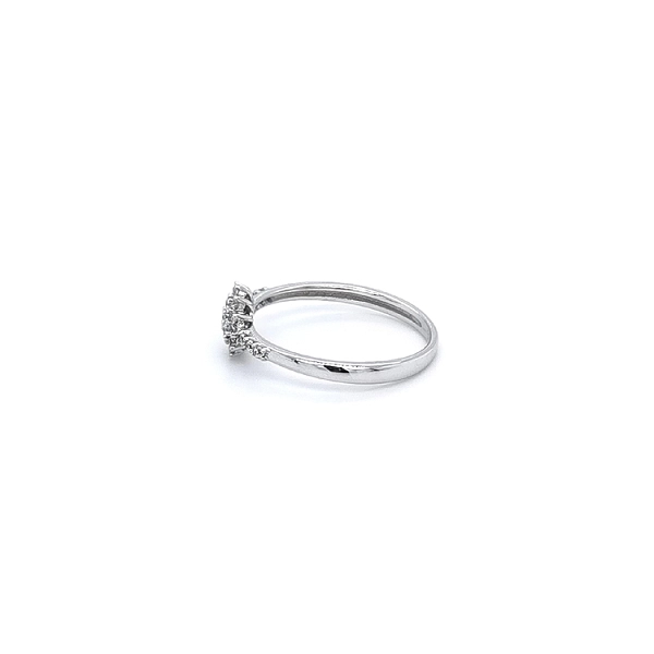 Nhẫn vàng trắng đính đá zircon trắng