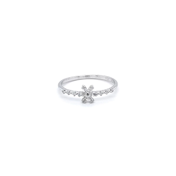 Nhẫn vàng trắng đính đá zircon trắng