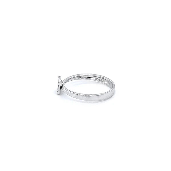 Nhẫn vàng trắng đính đá zircon trắng