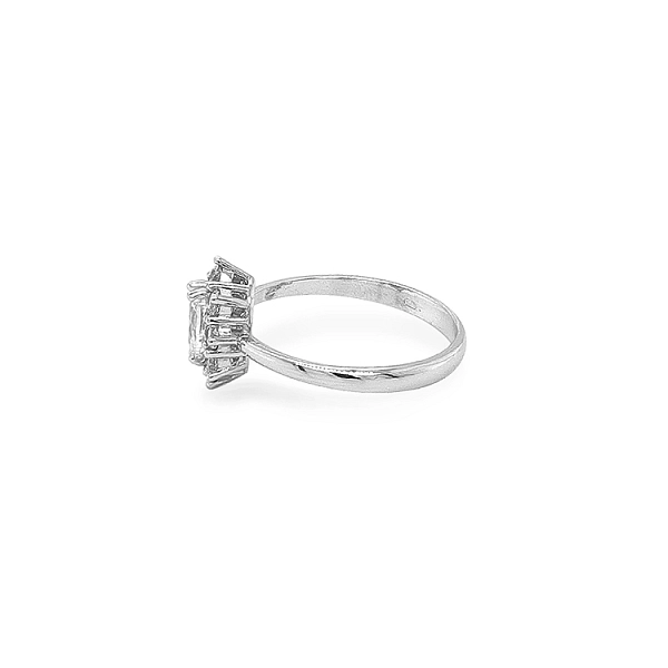 Nhẫn vàng đính đá zircon