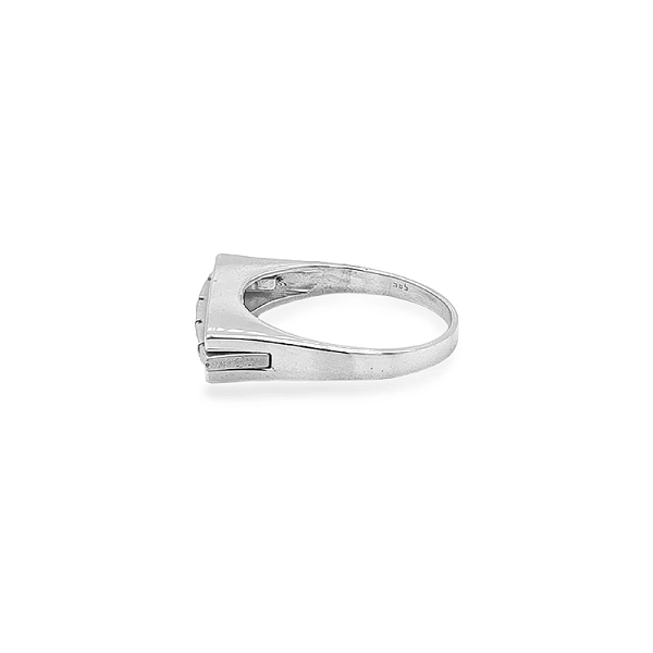 Nhẫn vàng đính đá zircon