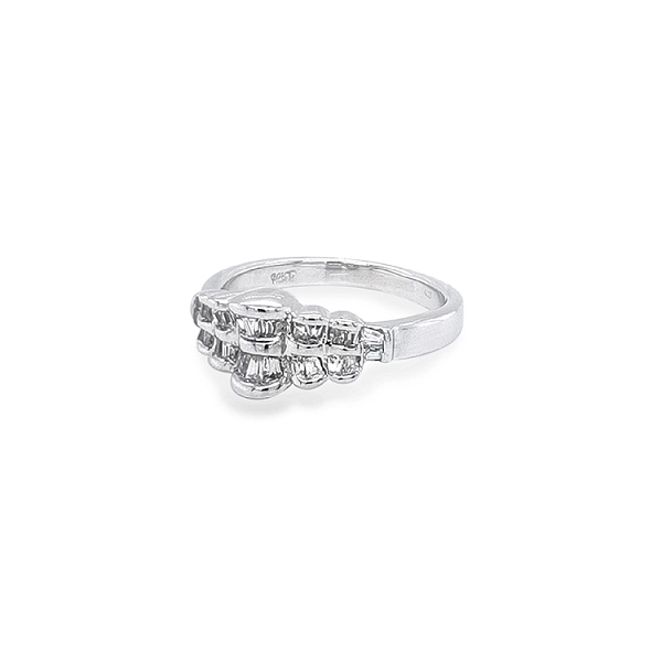 Nhẫn vàng đính đá zircon