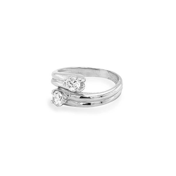 Nhẫn vàng đính đá zircon