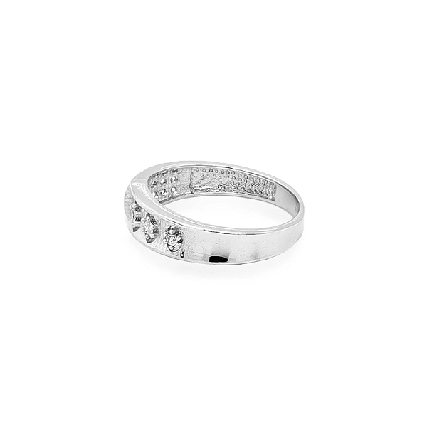 Nhẫn vàng đính đá zircon