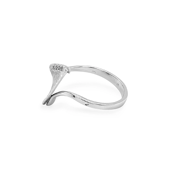 Nhẫn vàng đính đá zircon