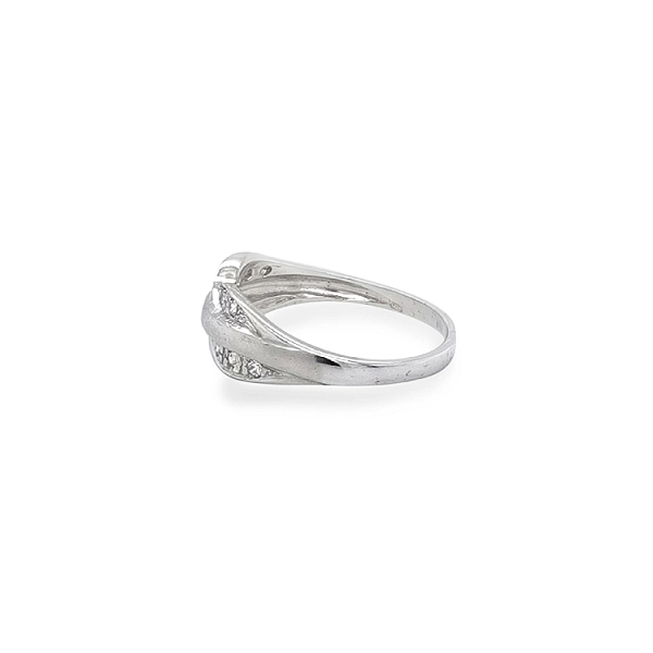 Nhẫn vàng đính đá zircon