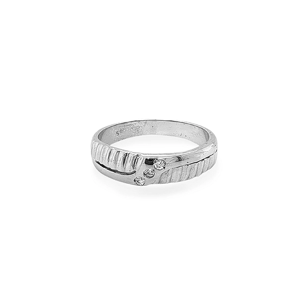 Nhẫn vàng đính đá zircon