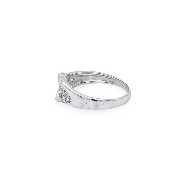 Nhẫn vàng đính đá zircon