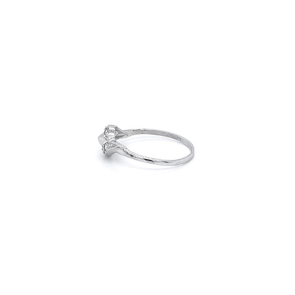 Nhẫn vàng trắng đính đá zircon trắng