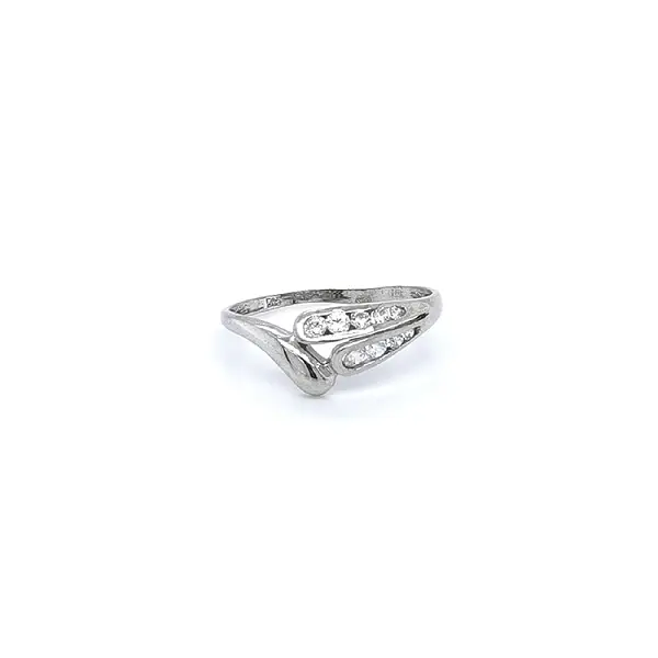 Nhẫn vàng trắng đính đá zircon trắng