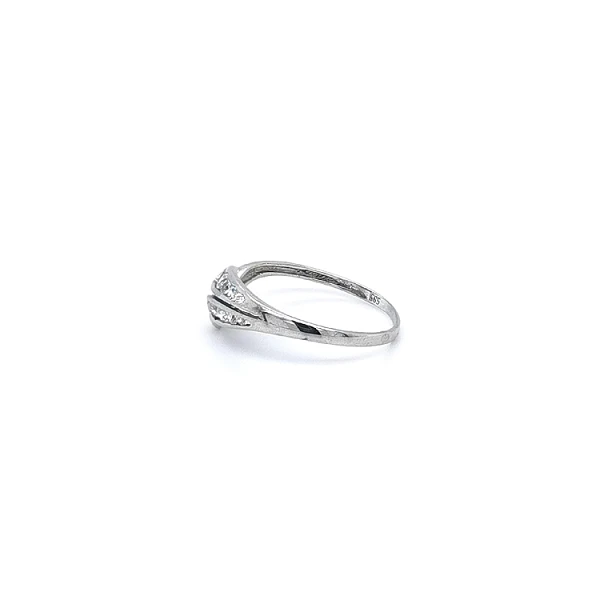 Nhẫn vàng trắng đính đá zircon trắng