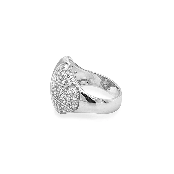 Nhẫn vàng đính đá zircon