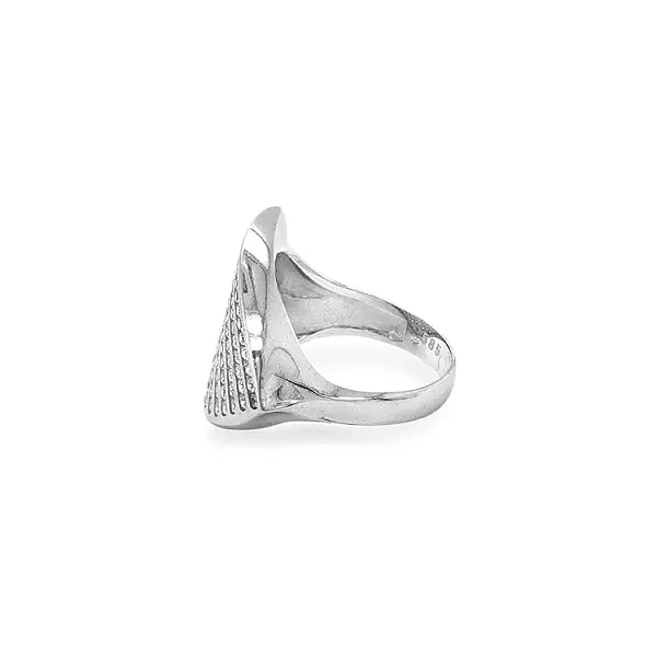 Nhẫn vàng đính đá zircon