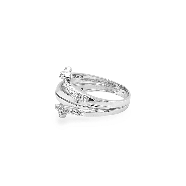 Nhẫn vàng đính đá zircon