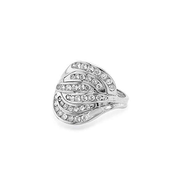 Nhẫn vàng đính đá zircon
