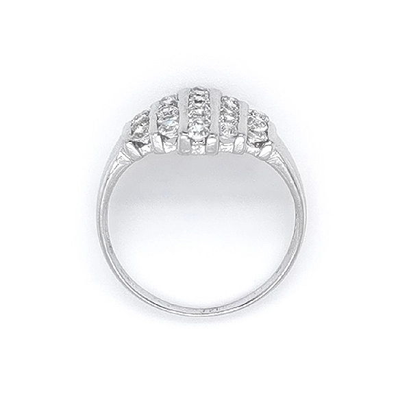 Nhẫn vàng trắng đính đá zircon trắng