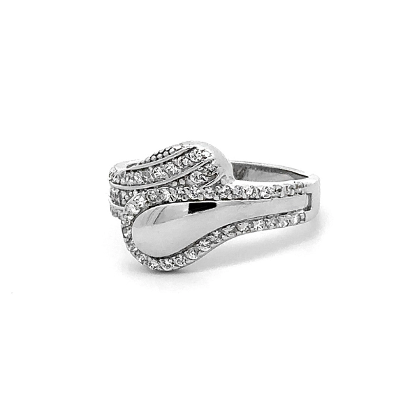 Nhẫn vàng trắng đính đá zircon