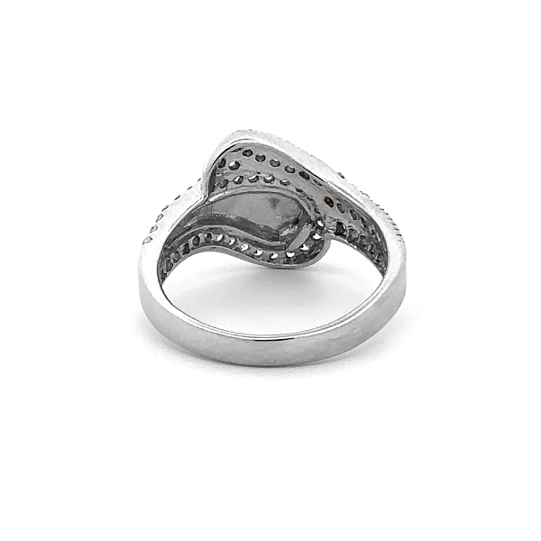 Nhẫn vàng trắng đính đá zircon