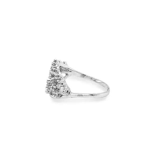 Nhẫn vàng đính đá zircon