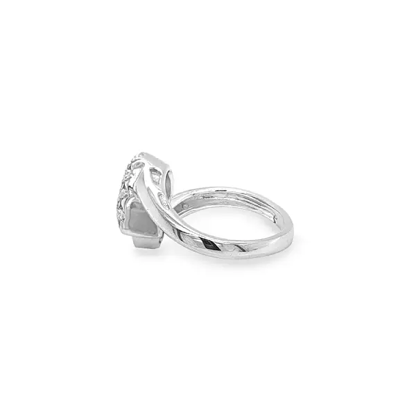 Nhẫn vàng đính đá zircon