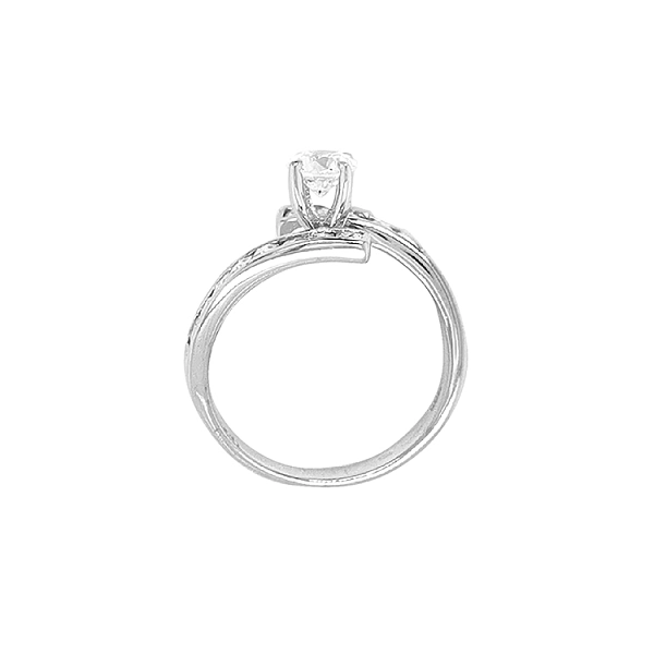 Nhẫn vàng đính đá zircon