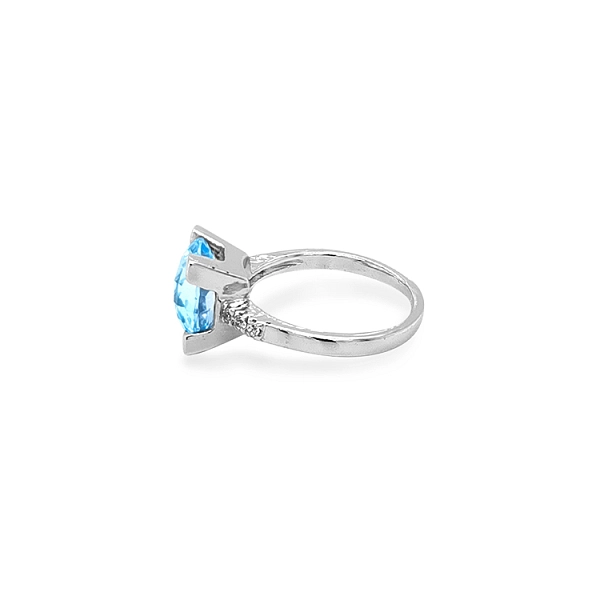 Nhẫn vàng đính đá zircon màu