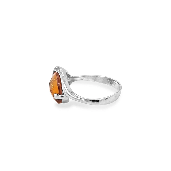 Nhẫn vàng đính đá zircon màu